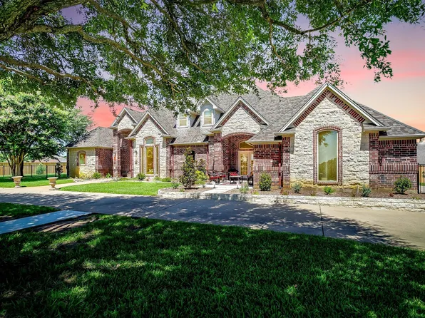 100 Palomino Ct, Cresson, TX 76035