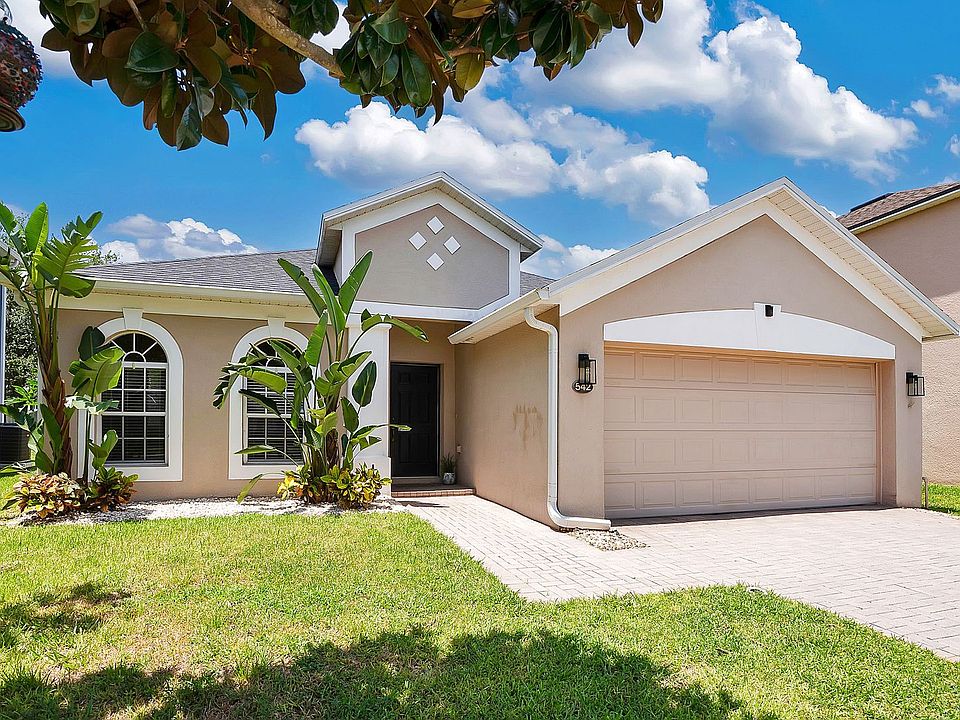 1st image of 542 Groves End Ln