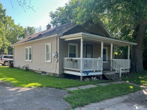 1137 E 8th St, Monroe, MI 48161