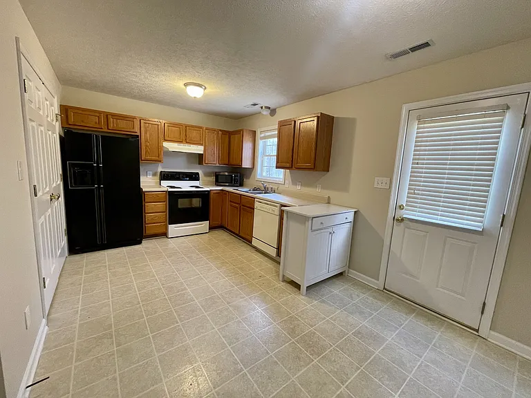 125 Primrose Ln #B — Photo 17