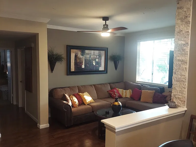 E Acoma Dr — Photo 10
