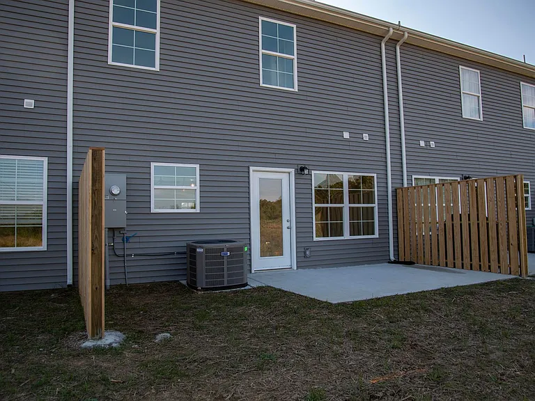 496 Bellingham Dr NE — Photo 14