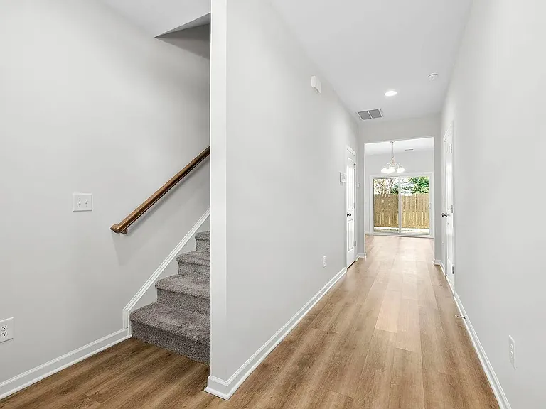 4 Sabine Leaf Ct — Photo 7