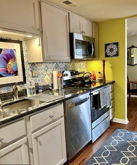 35 Hermitage Dr — Photo 7