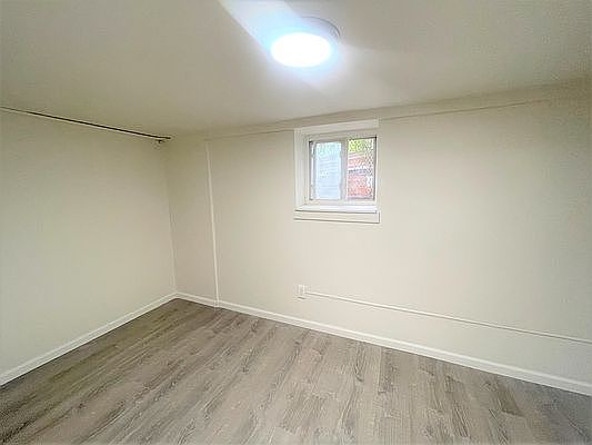 4th image of 859 Glenmore Ave Floor 1