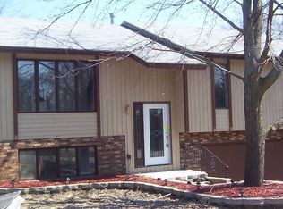 6118 Hillcrest Rd, Cary, IL 60013