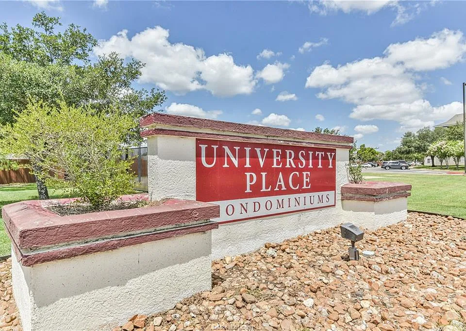 527 Parkway #303