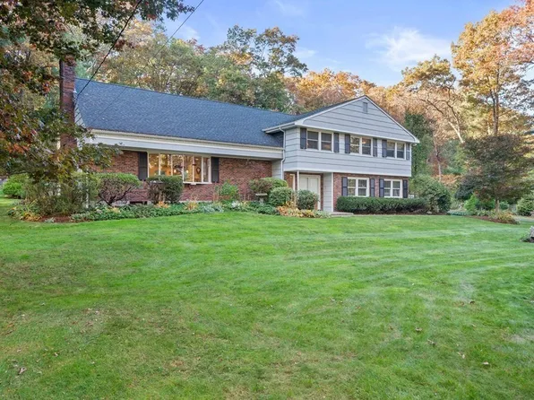 17 Mohawk Rd, Canton, MA 02021