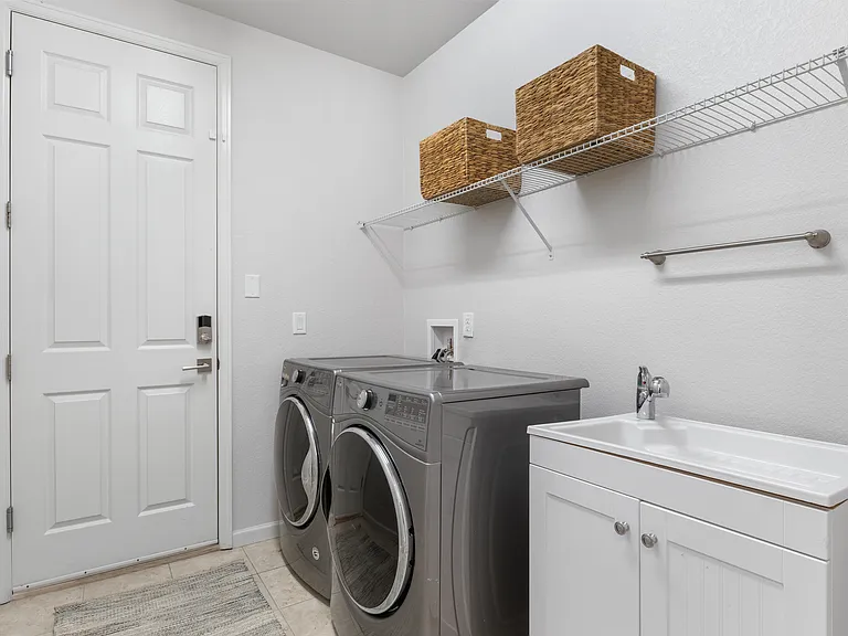 5859 Leon Young Dr — Photo 46