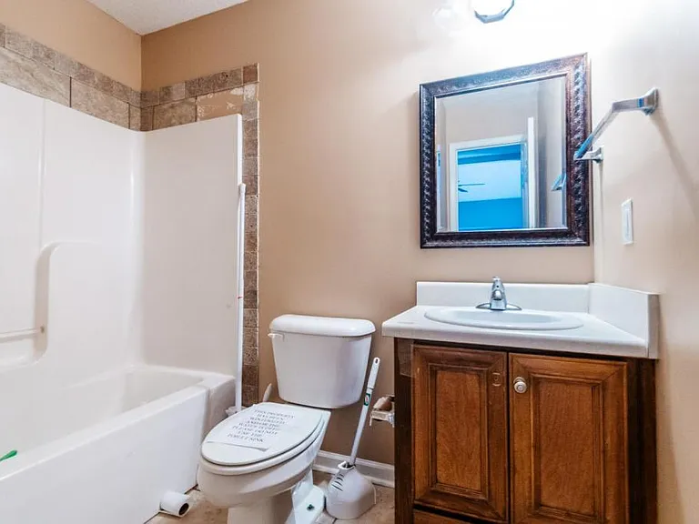 132 Coronation Dr — Photo 11
