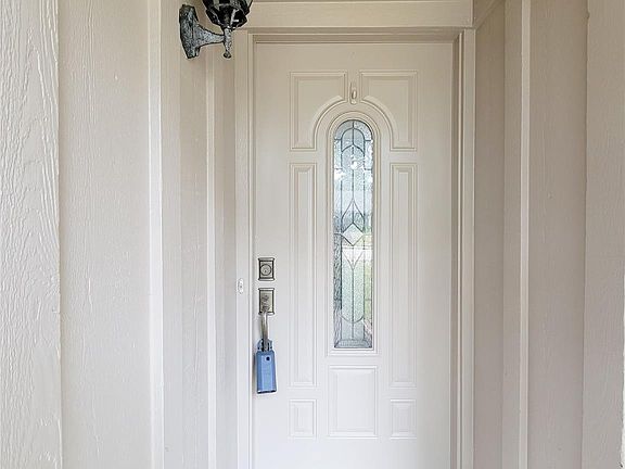 4th image of 2403 Willowby Dr
