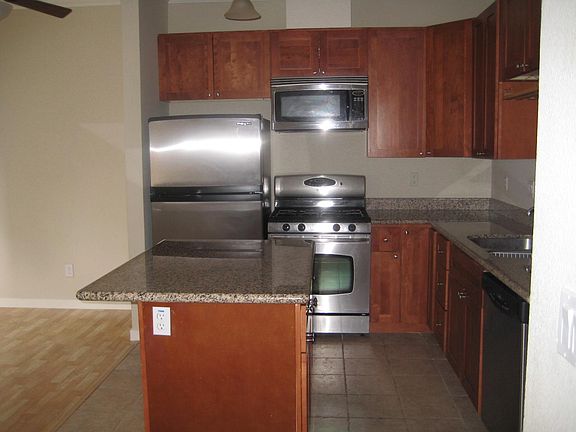 5th image of 161 Valley Oak Dr
