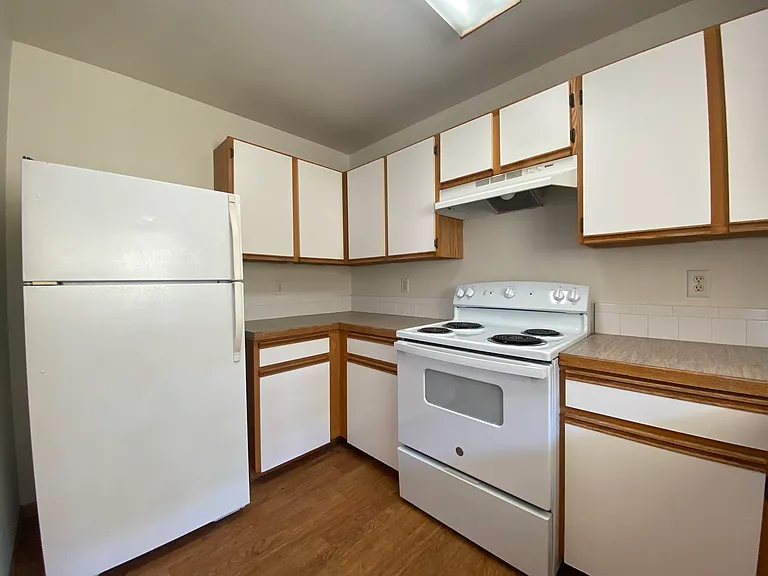 219 W Myrtle St #D — Photo 2