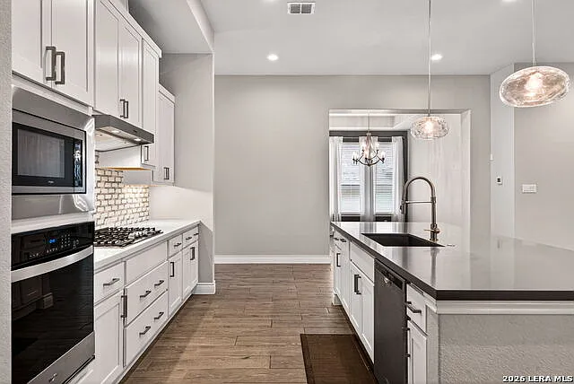 4 bed, 3.0 bath, 2752 sqft, $3,750 — Photo 4