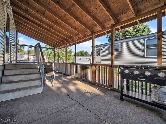 2nd image of 206 Sand Dr