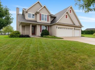 250 La Roche Ln, Belgium, WI 53004