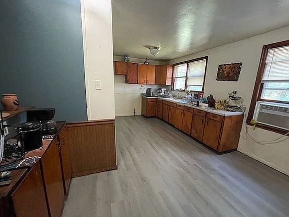 4th image of 1809 Winchester Ave