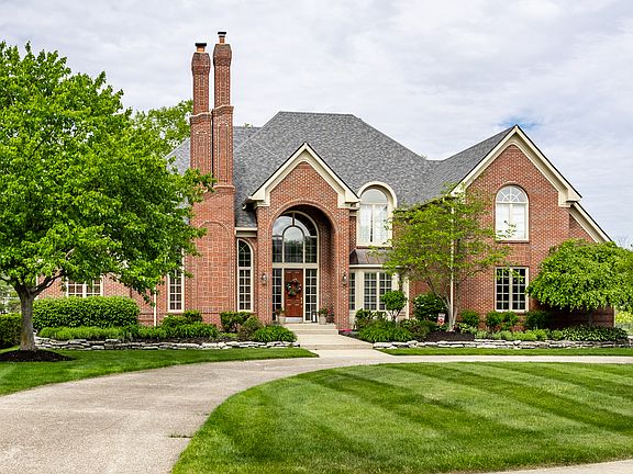 2nd image of 10554 Hyde Park