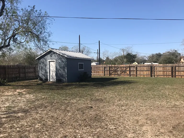 600 E Alexander St — Photo 13