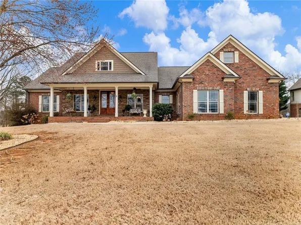 8629 Drake Dr, Lula, GA 30554