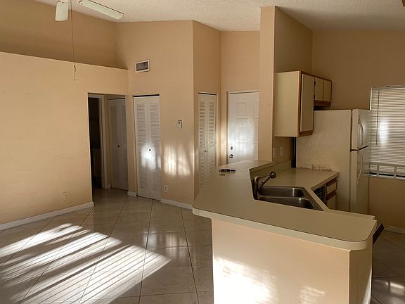 5th image of 9999 Summerbreeze Dr APT 1102