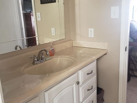 Bathroom vanity
