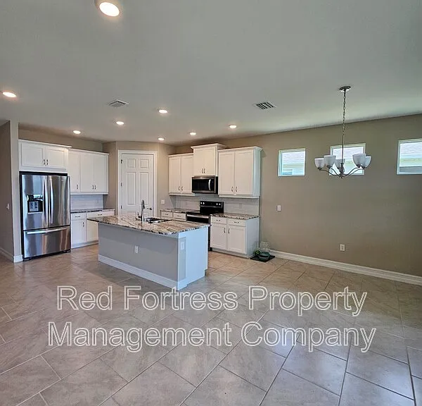623 Parkshore Lake Ave — Photo 6