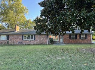 520 College St UNIT 2, Portland, TN 37148