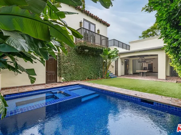 1017 S Gretna Green Way, Los Angeles, CA 90049
