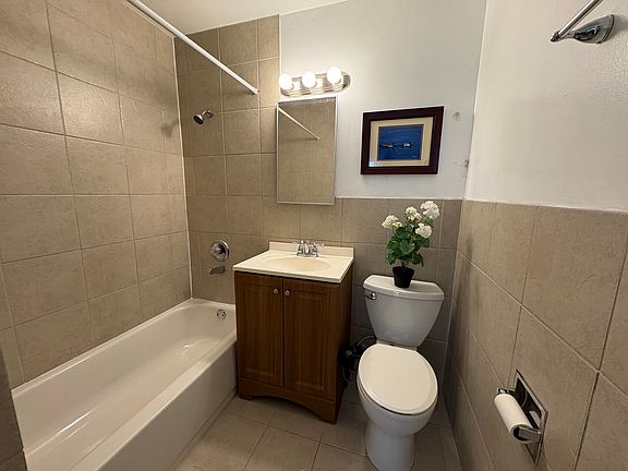 5th image of 1334 13th Ave S #1336