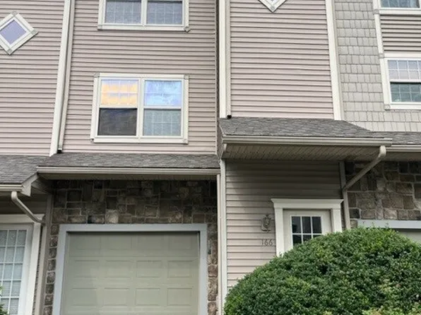 19 Hawthorne Drive #166, New London, CT 06320