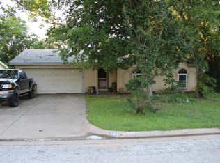 732 NW Wood St, Burleson, TX 76028