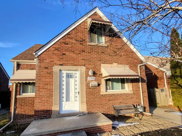 1760 Elm St, Wyandotte, MI 48192