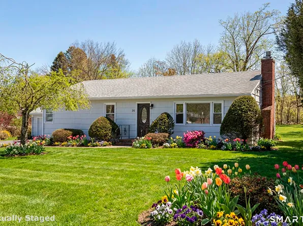 26 Kelly Rd, Hamden, CT 06518