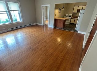 926 Main St APT 1, Racine, WI 53403