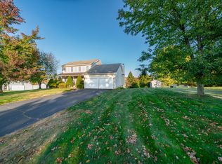 39 Skinner Rd, Broad Brook, CT 06016