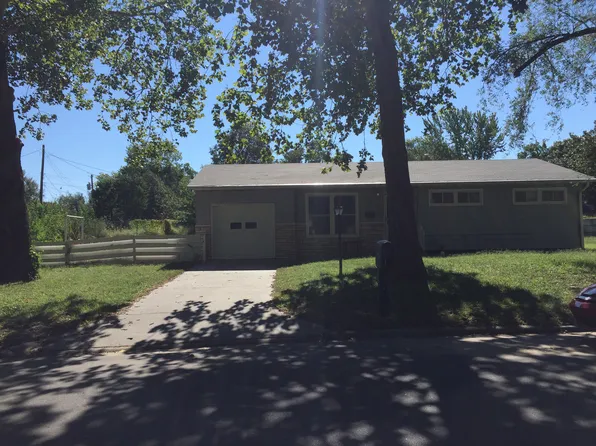 917 Highland Dr, Junction City, KS 66441