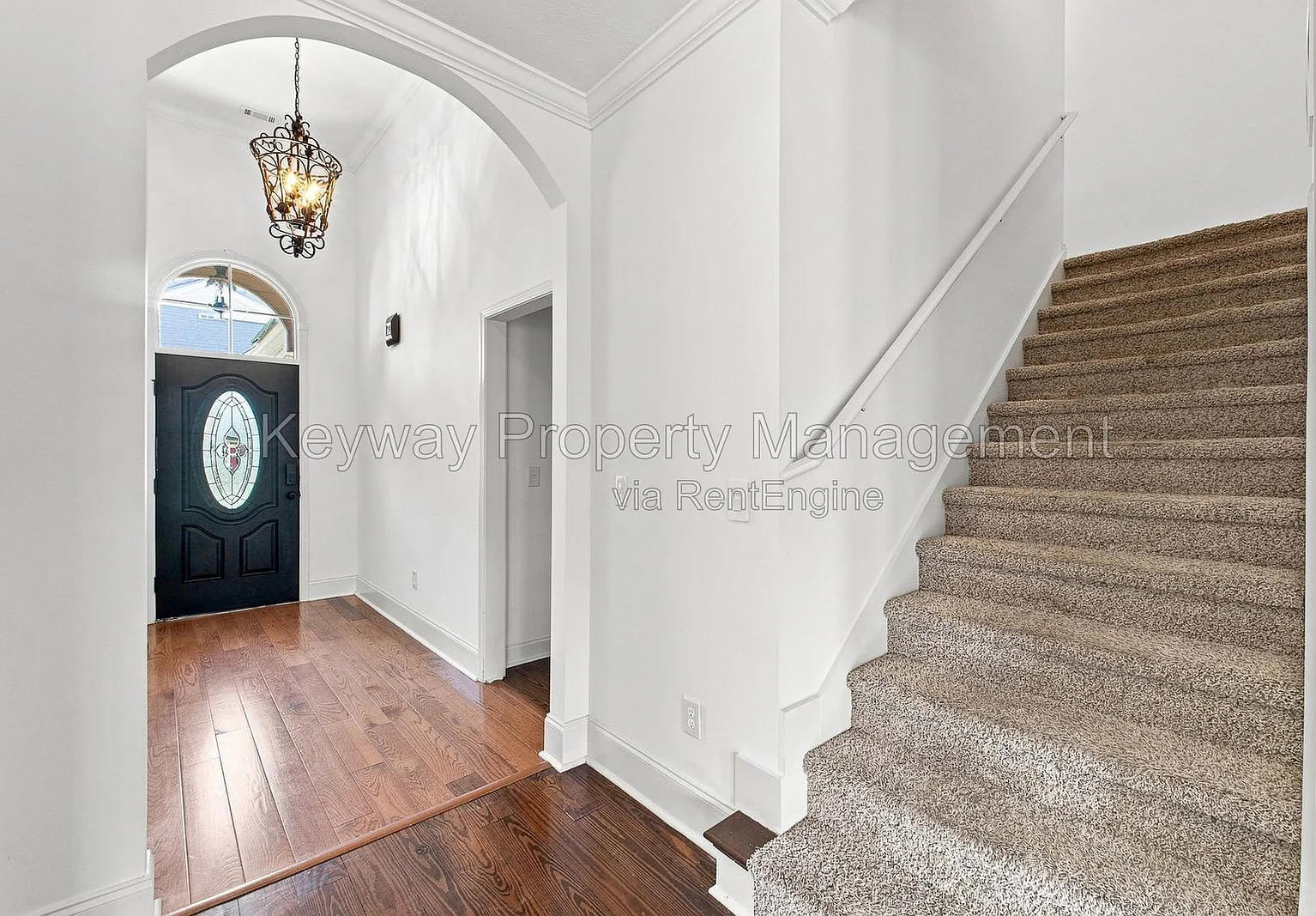 4 bed, 3.0 bath, 3607 sqft, $2,400 — Photo 3
