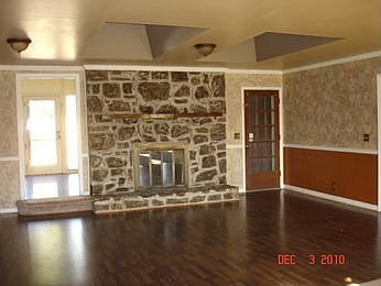 3rd image of 406 Bluebell Ave