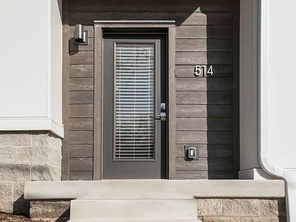 3rd image of 514 31st Ave N