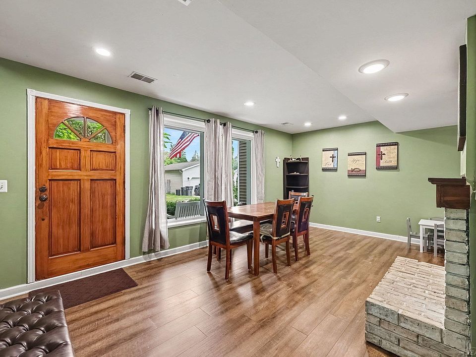 4176 Pleasant Dr, photo 16