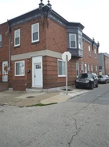 3131 1/2 Edgemont St #B — Photo 16