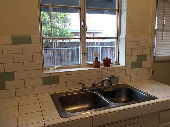 3rd image of 427 N Forgeus Ave #427