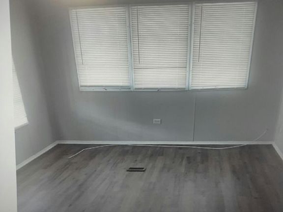 4th image of 203 48th Ave W #318