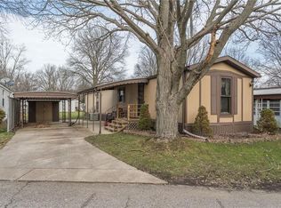 18 Flagler Dr #18, Olmsted Falls, OH 44138