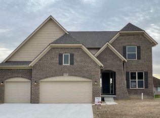 35754 Addison Dr, New Baltimore, MI 48047