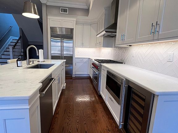 4th image of 1216 Park Ave
