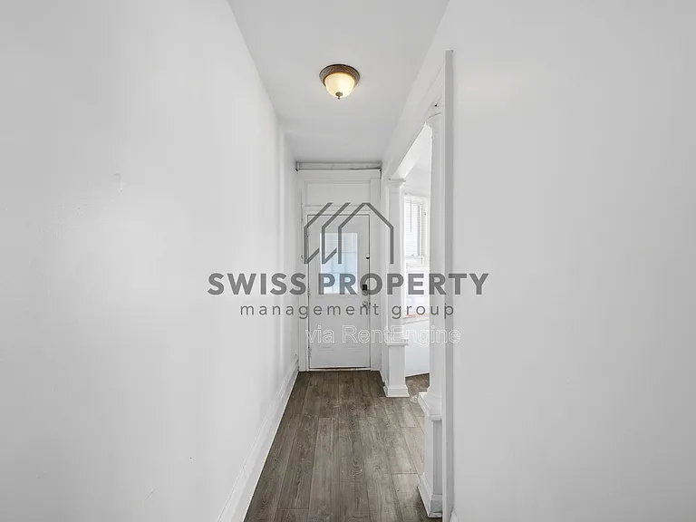2209 Summit St — Photo 20