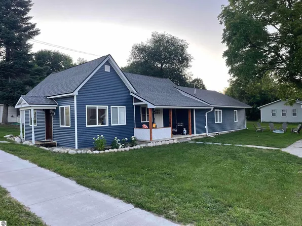 7786 E State St, Central Lake, MI 49622