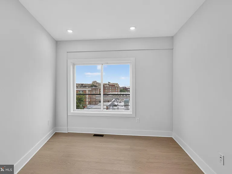 1650 Columbia Rd NW #401 — Photo 18